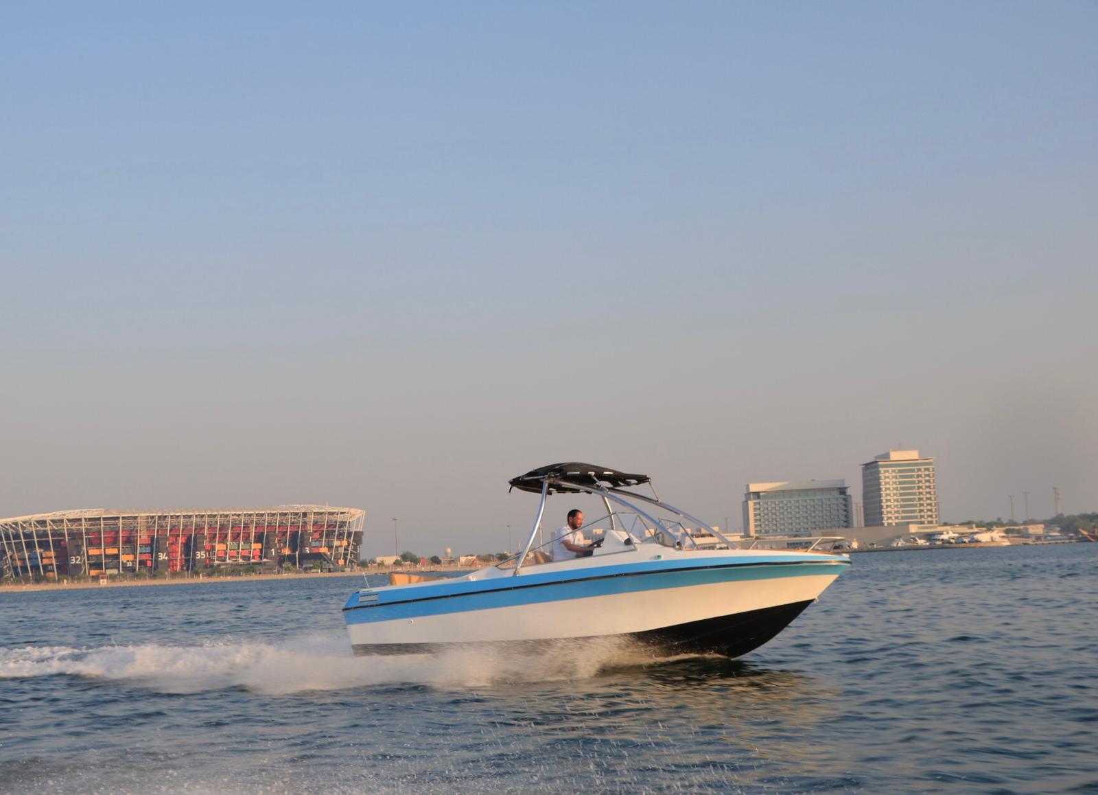 BIG SPEEDBOAT